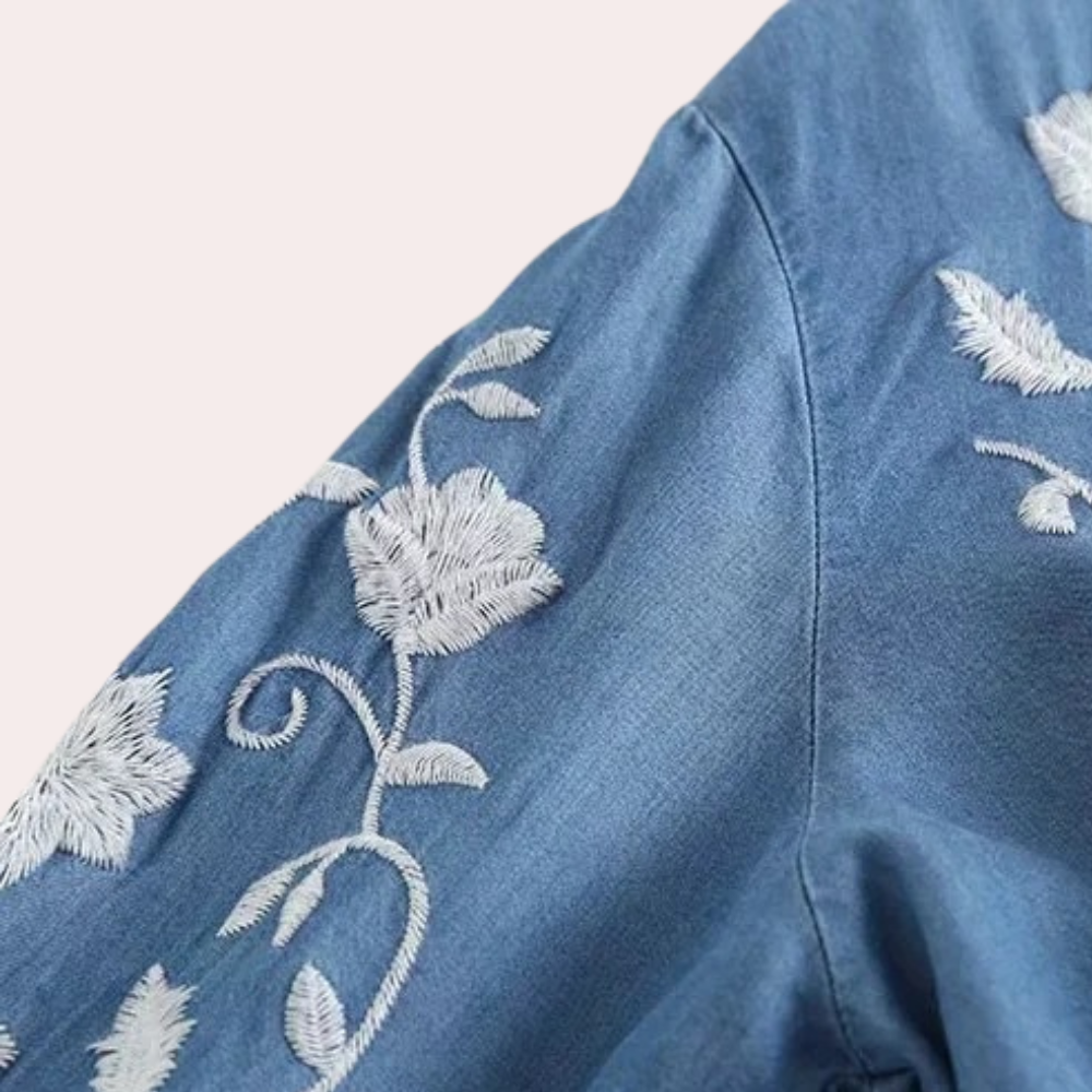 Breanne - Elegante bestickte Damenstrickjacke mit Blumendessin