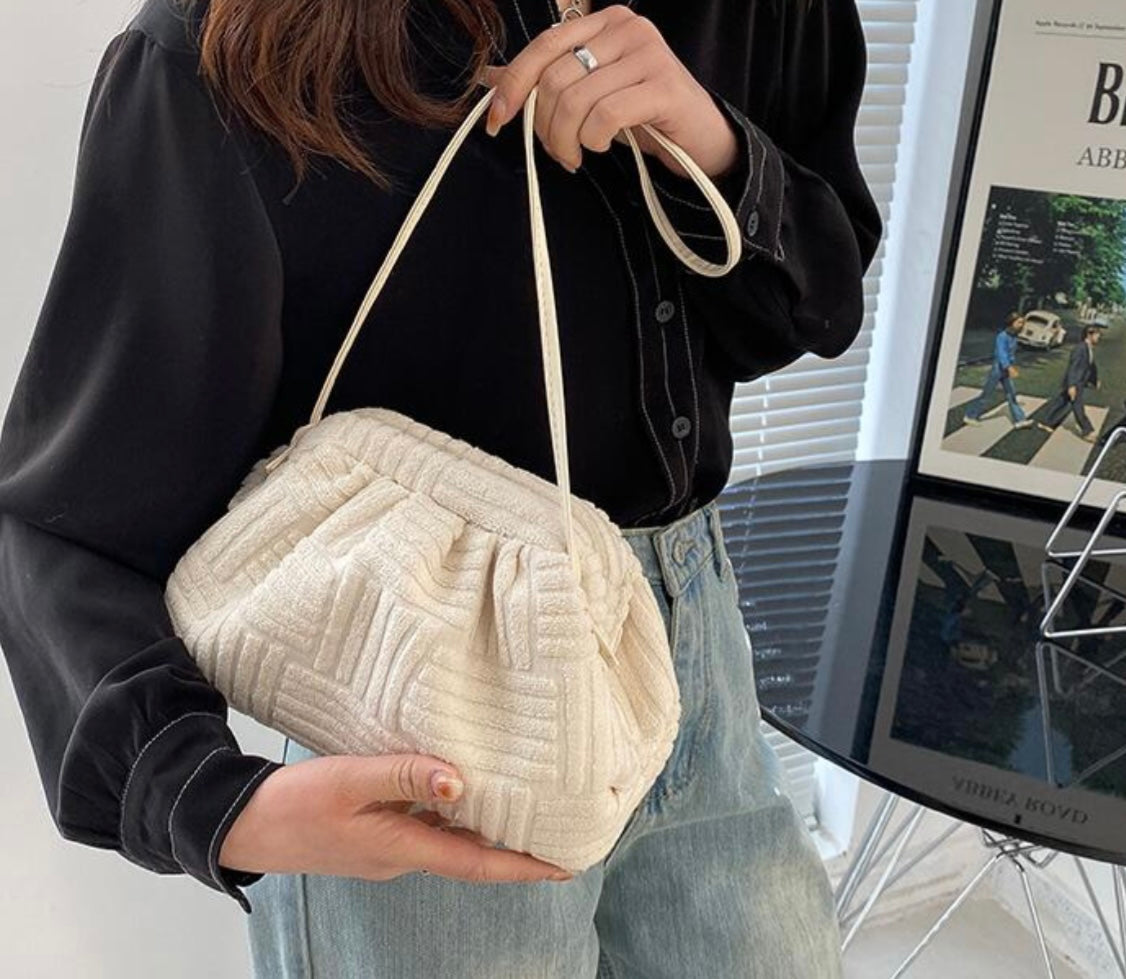 Sabrina - Elegante und funktionelle Handtuchtasche für Frauen