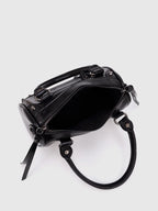 2025 Trendige Damen Schultertaschen. Design mit Leder-Nieten und Quasten