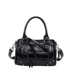 2025 Trendige Damen Schultertaschen. Design mit Leder-Nieten und Quasten